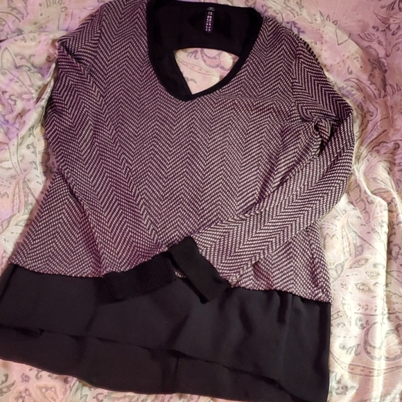 🎄NWOT cute top - Picture 2 of 6